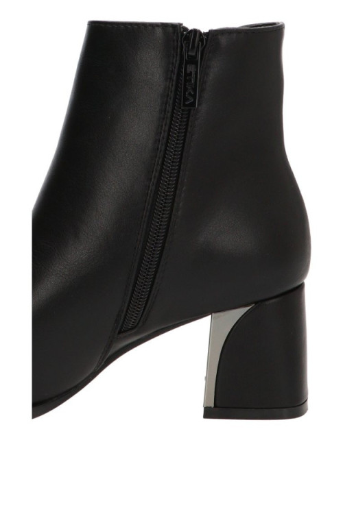 32019 LAURA NEGRO ETIKA 