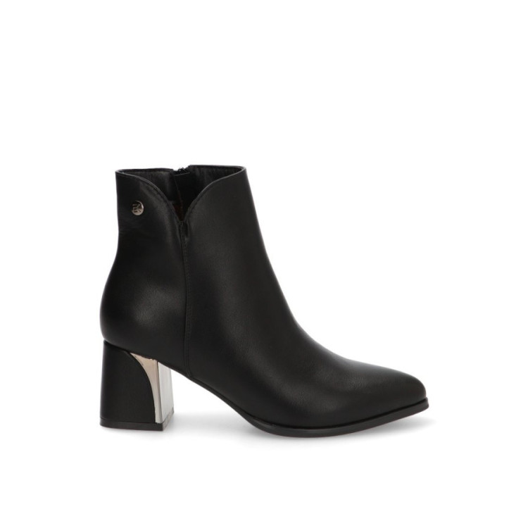 32019 LAURA NEGRO ETIKA 