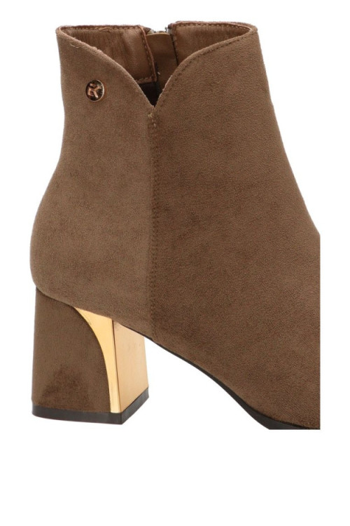 32019 LAURA KAKI ETIKA